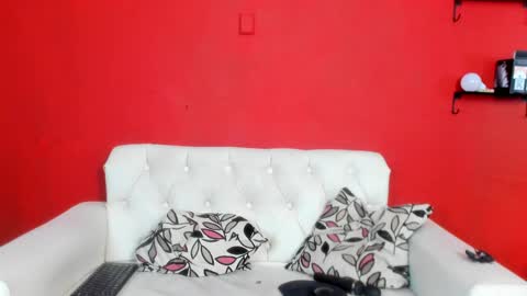 Mia sophiia online show from 03/04/25, 07:08