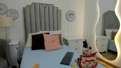 Snapshot of mia_tentacion__ chatting on 05/16/26, 08:07 mia_tentacion__ online show from 05/16/26, 08:07