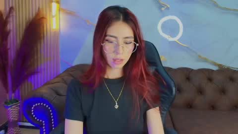 Mia online show from 10/03/25, 01:41