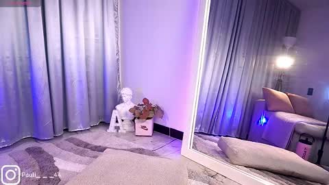 Snapshot of mia_v7 chatting on 09/20/25, 12:55 Mia online show from 09/20/25, 12:55