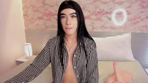 Snapshot of mia_velveet chatting on 05/20/26, 07:42 mia_velveet online show from 05/20/26, 07:42