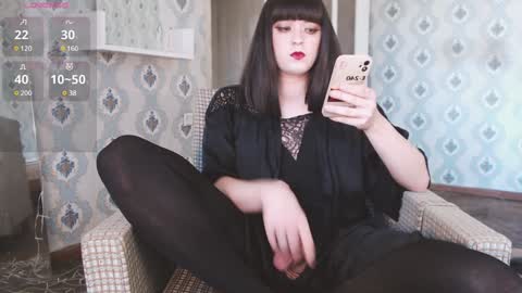 mia_wallase online show from 12/01/24, 05:46