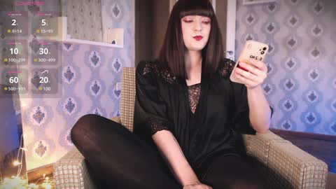 mia_wallase online show from 12/07/24, 01:36