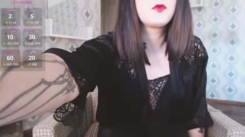 mia_wallase online show from 12/08/24, 03:35