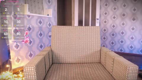mia_wallase online show from 12/18/24, 04:42