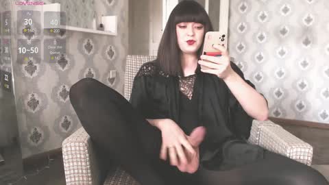 mia_wallase online show from 01/28/25, 07:43
