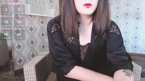 mia_wallase online show from 10/01/25, 07:25
