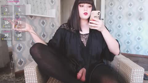 Snapshot of mia_wallase chatting on 12/05/25, 08:12 mia_wallase online show from 12/05/25, 08:12