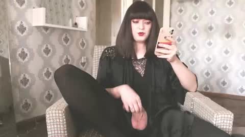Snapshot of mia_wallase chatting on 06/13/26, 08:01 mia_wallase online show from 06/13/26, 08:01