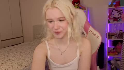 Snapshot of mia_waterlily chatting on 03/21/26, 03:22 Mia online show from 03/21/26, 03:22