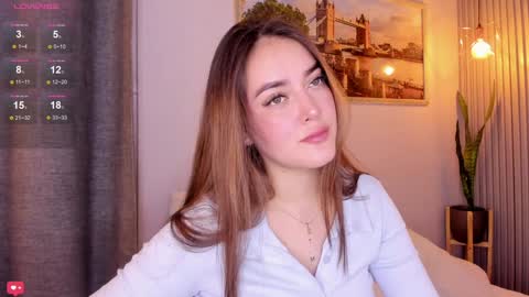 Mia White  online show from 12/04/24, 01:20