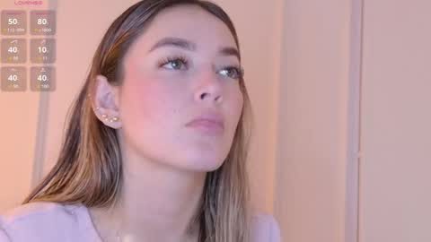 Mia White  online show from 05/11/26, 01:28
