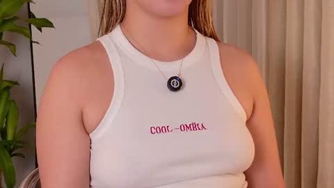 Snapshot of mia_white11 chatting on 07/26/26, 01:40 Mia White online show from 07/26/26, 01:40