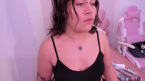 mia_yeager online show from 10/06/25, 03:15