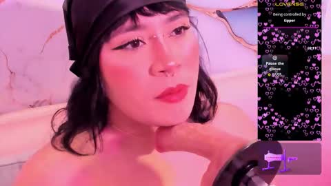 mia_yeager online show from 10/15/25, 09:04