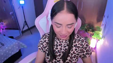 Snapshot of miaa_06 chatting on 11/11/25, 11:49 mia nicolle online show from 11/11/25, 11:49