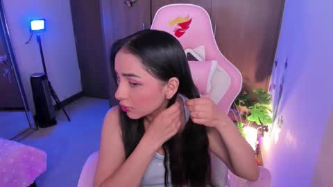 Snapshot of miaa_06 chatting on 11/13/25, 03:05 mia nicolle online show from 11/13/25, 03:05