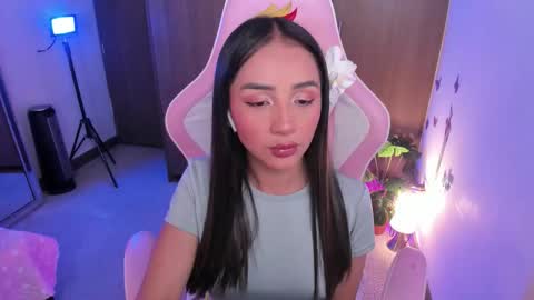 Snapshot of miaa_06 chatting on 11/20/25, 03:07 mia nicolle online show from 11/20/25, 03:07