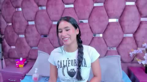 Snapshot of miaa_davis_ chatting on 02/06/26, 02:27 miaa_davis_ online show from 02/06/26, 02:27