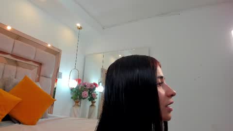Snapshot of miaa_diamondd1 chatting on 06/13/26, 01:31 Mia online show from 06/13/26, 01:31