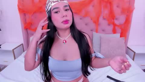 Snapshot of miaa_diaz chatting on 10/23/25, 04:50 miaa online show from 10/23/25, 04:50