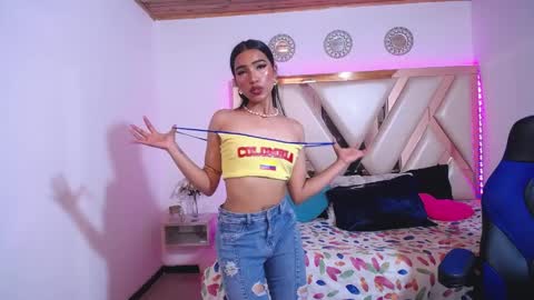 Snapshot of miaa_ferrari1 chatting on 04/12/26, 12:32 MIA online show from 04/12/26, 12:32