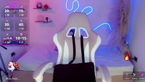 Mia online show from 12/24/24, 02:10