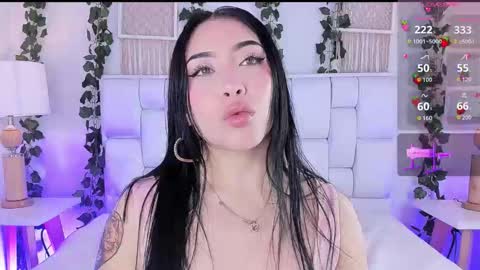 Snapshot of miaa_gh1 chatting on 11/06/25, 11:55 Mia online show from 11/06/25, 11:55