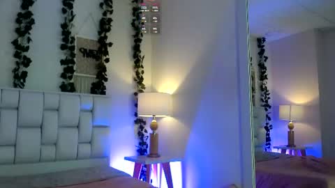 Mia online show from 06/11/26, 11:19