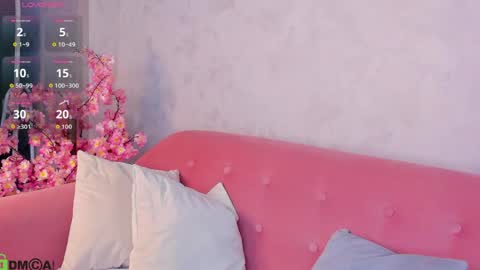 Snapshot of miaa_hill chatting on 05/04/26, 12:56 Mia online show from 05/04/26, 12:56
