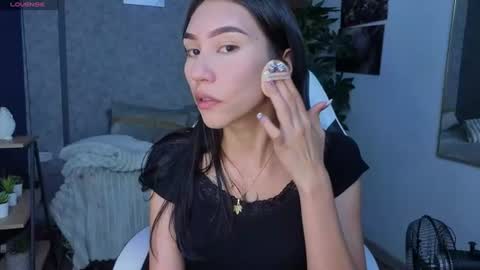 miaa_lee777 online show from 06/19/26, 09:18