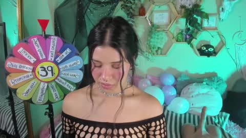 Miaa online show from 02/11/25, 03:18
