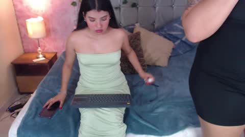 Sophie and Whanda online show from 10/11/25, 08:40