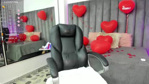 Mia online show from 02/14/25, 09:24