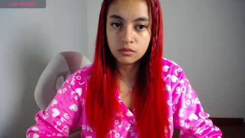 Snapshot of miaaa_mo chatting on 11/24/25, 12:38 Ma online show from 11/24/25, 12:38