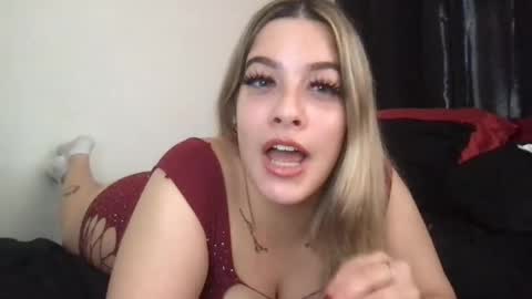 Mia Moji online show from 10/22/25, 01:44