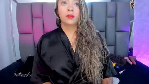 Mia online show from 03/03/25, 12:05