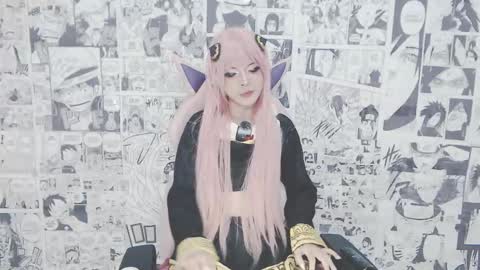 Mia online show from 09/10/25, 12:43