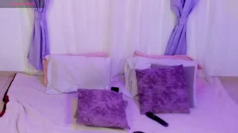 mia red hair molly short hair online show from 06/11/26, 12:32
