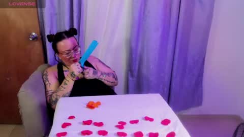 mia red hair molly short hair online show from 06/19/26, 10:57