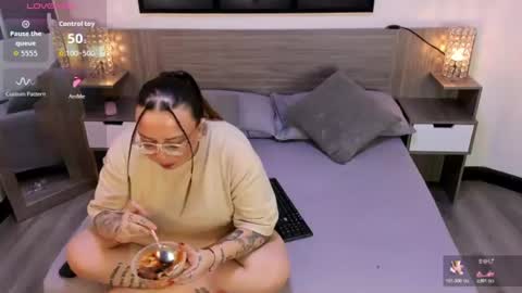mia red hair molly short hair online show from 07/25/26, 03:04