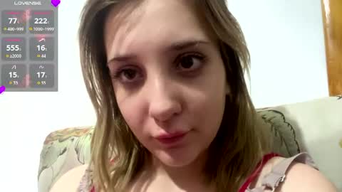 Hi guys Im Mia Im new here help me to figure out how everything works here xD online show from 07/02/26, 10:16