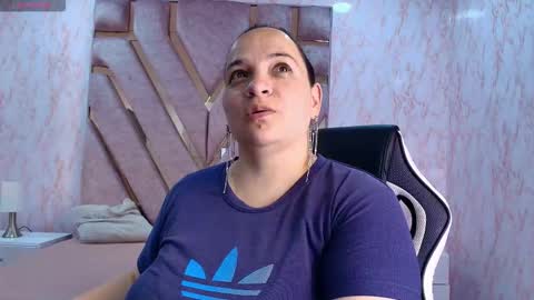 Snapshot of miaarld chatting on 12/13/25, 08:36 Im Miss Mia online show from 12/13/25, 08:36