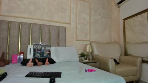 Miaasummer online show from 06/09/26, 11:33