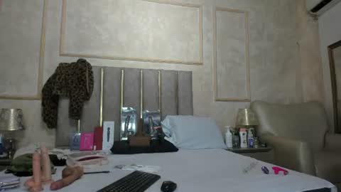 Miaasummer online show from 06/12/26, 11:42