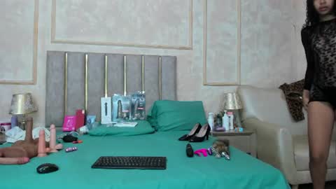 Miaasummer online show from 07/09/26, 11:36