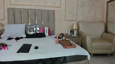 Miaasummer online show from 07/28/26, 11:39