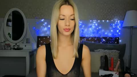 MiaBeeX online show from 09/24/25, 07:06