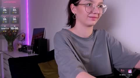 Snapshot of miabellee_ chatting on 03/08/26, 02:04 mia online show from 03/08/26, 02:04