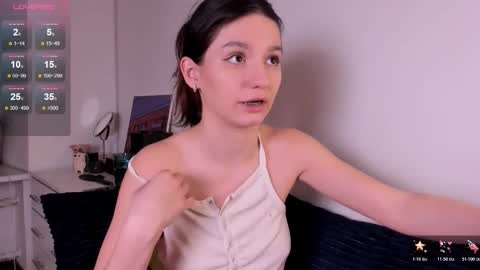 Snapshot of miabellee_ chatting on 03/20/26, 10:14 mia online show from 03/20/26, 10:14